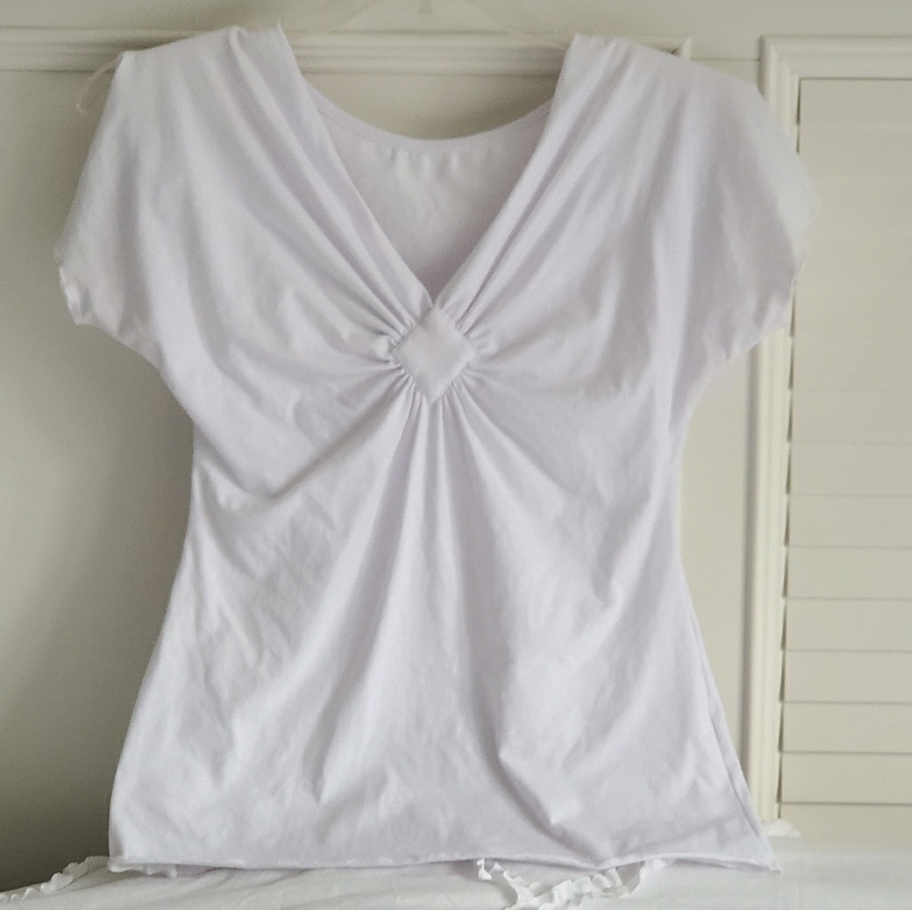 🌻Gathered V-Neck Top